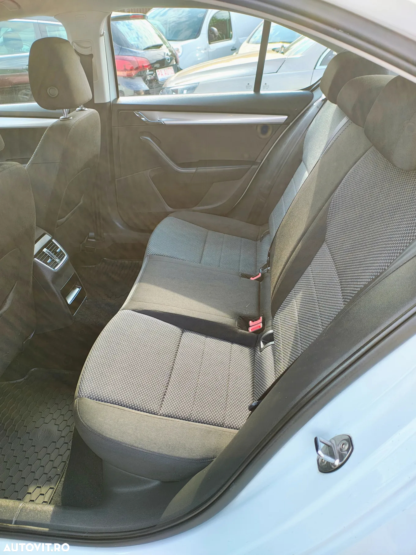 Skoda Octavia 1.6 TDI 4X4 AMBITION - 8