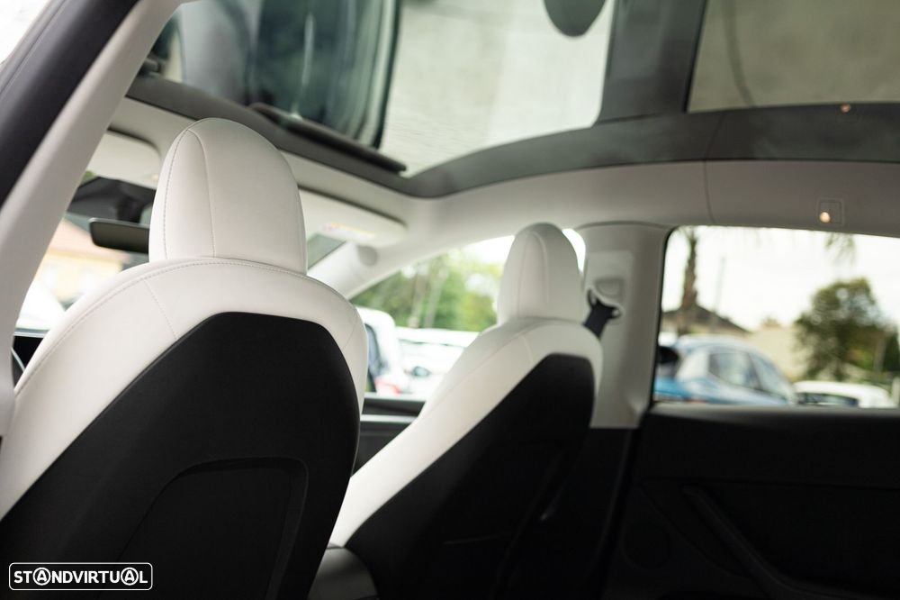 Tesla Model Y Long Range Dual Motor AWD - 30