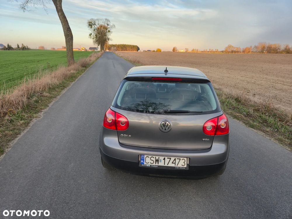 Volkswagen Golf - 20