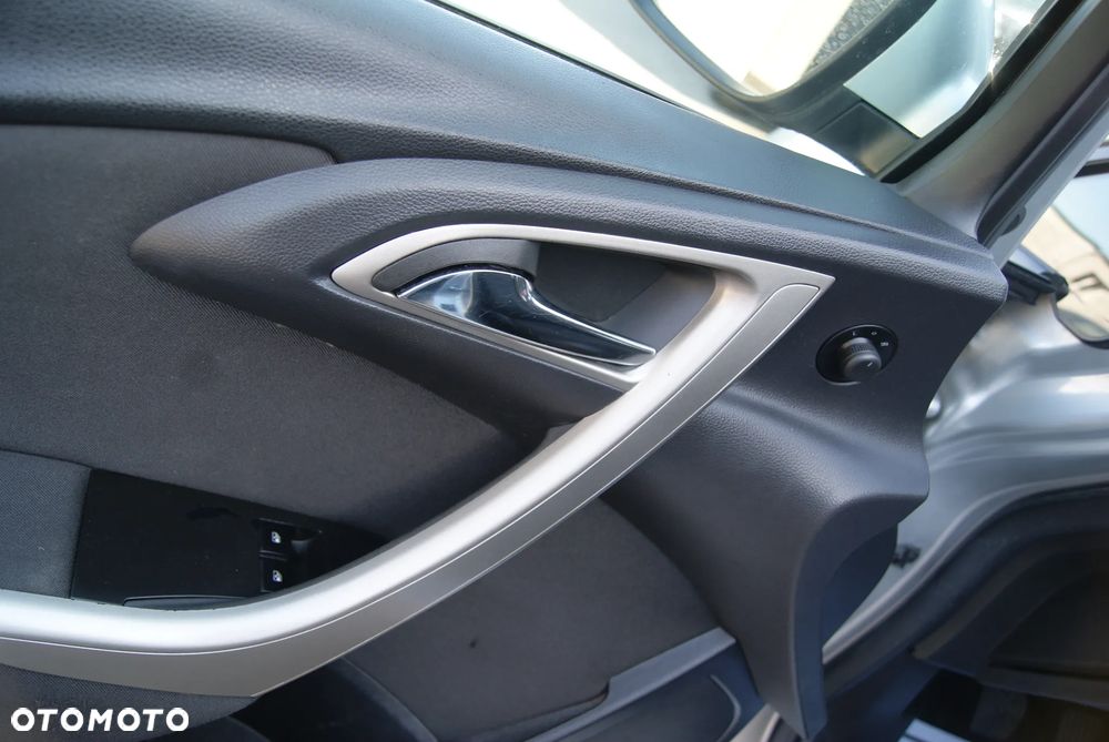Opel Astra 1.4 ecoFLEX Cosmo - 24