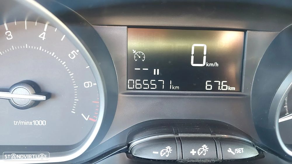 Peugeot 208 82 VTI Style - 5