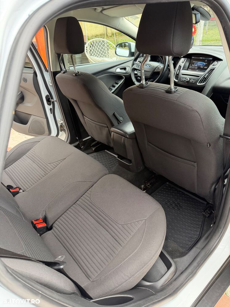 Ford Focus 1.0 EcoBoost Titanium - 13