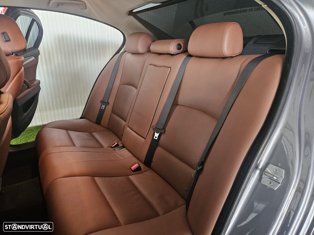 BMW 525 d Line Luxury Auto - 25