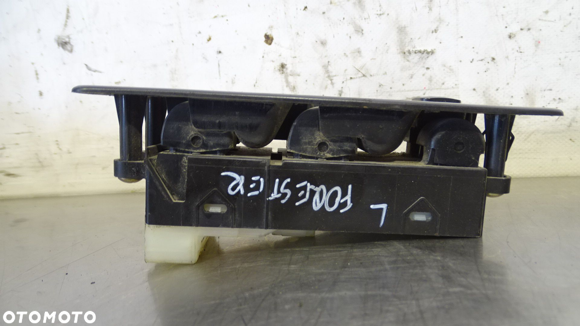 PANEL STEROWANIA SZYB SUBARU FORESTER I 2.0 - 4