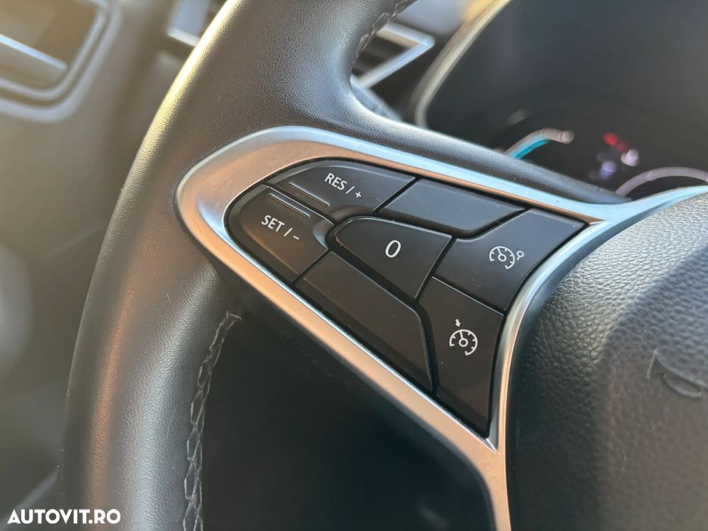 Renault Clio E-TECH Hybrid 140 BUSINESS EDITION - 25