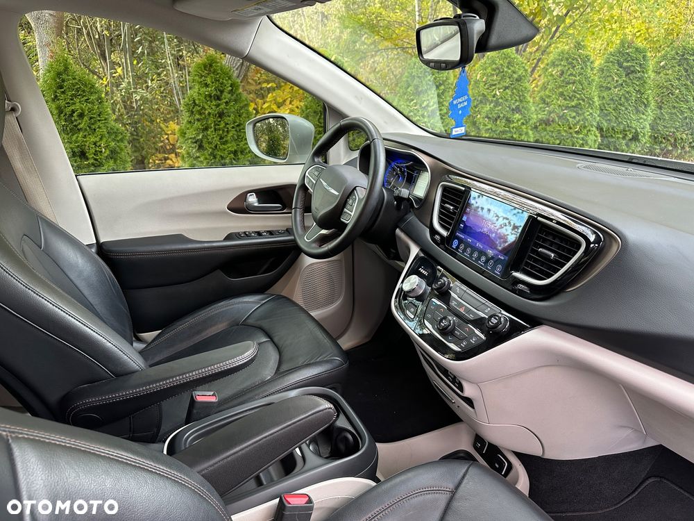Chrysler Pacifica - 21