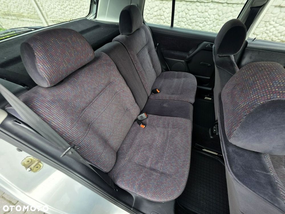 Volkswagen Golf 2.0 GL - 23