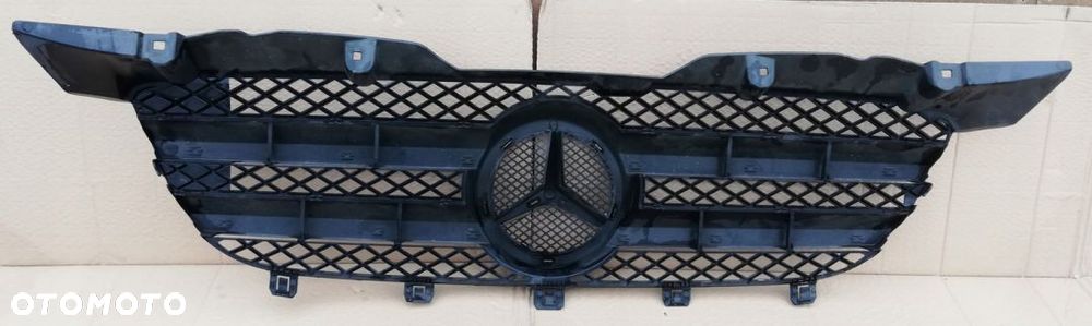 Atrapa Grill Gril Mercedes Sprinter 2006- znaczek - 2
