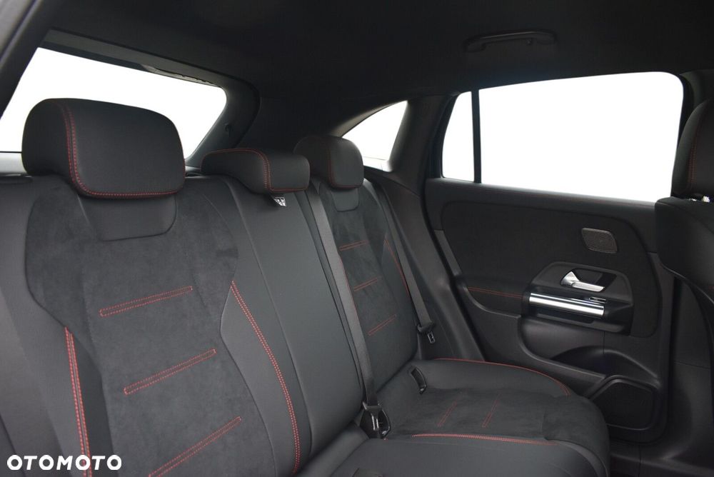 Mercedes-Benz GLA 200 d AMG Line 8G-DCT - 10
