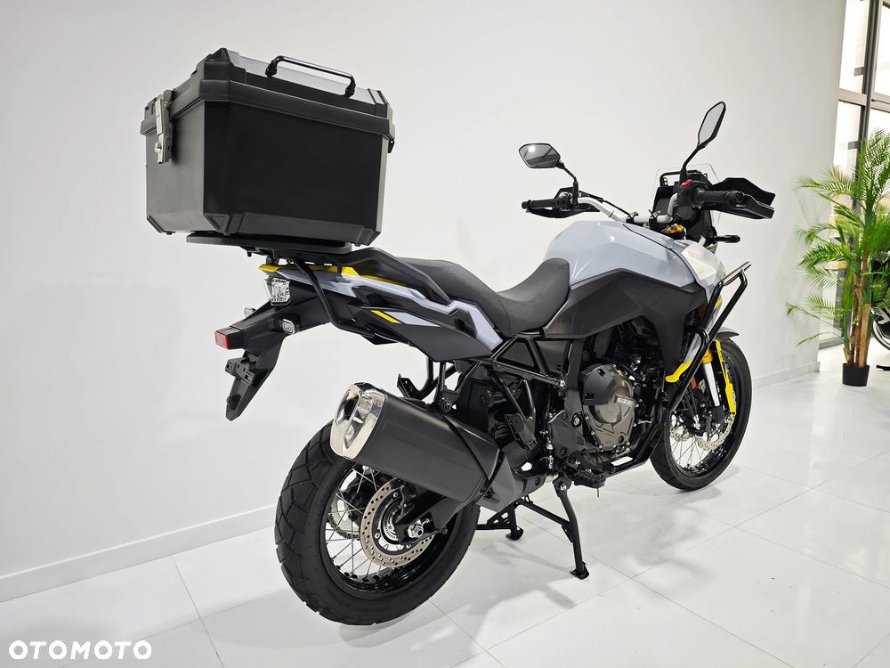 Suzuki V-STROM - 10