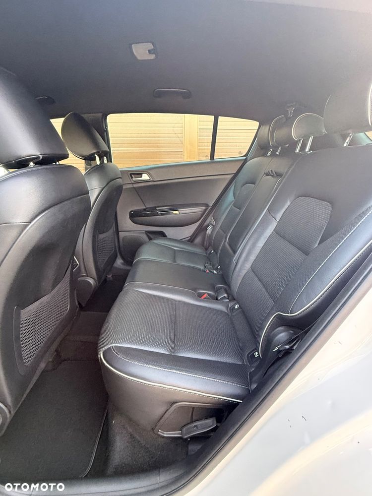 Kia Sportage 2.0 CRDI M 2WD - 26