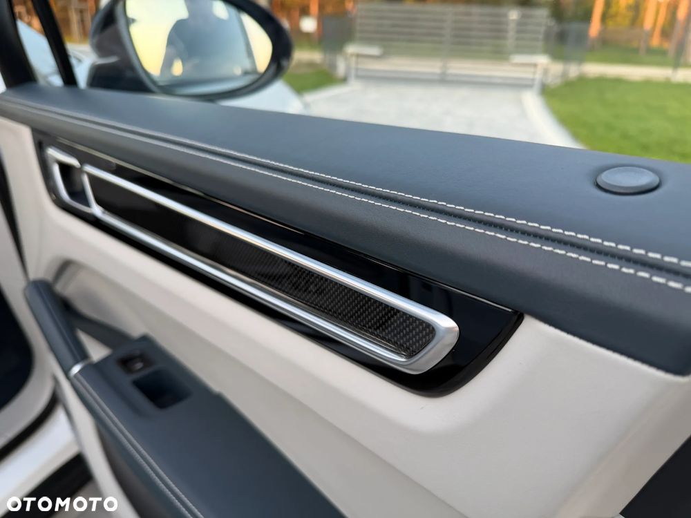 Porsche Cayenne Platinum Edition - 26
