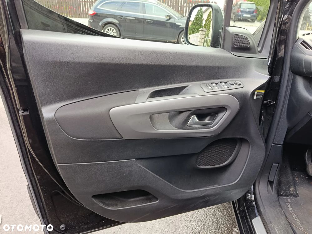 Toyota Proace City Verso 1.5 D-4D L2 Team Deutschland 7-Sitzer - 28