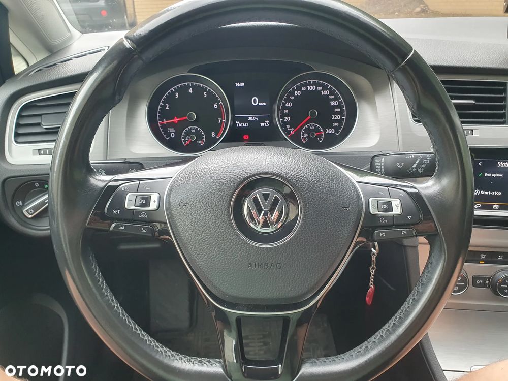 Volkswagen Golf 1.2 TSI BMT Comfortline - 30