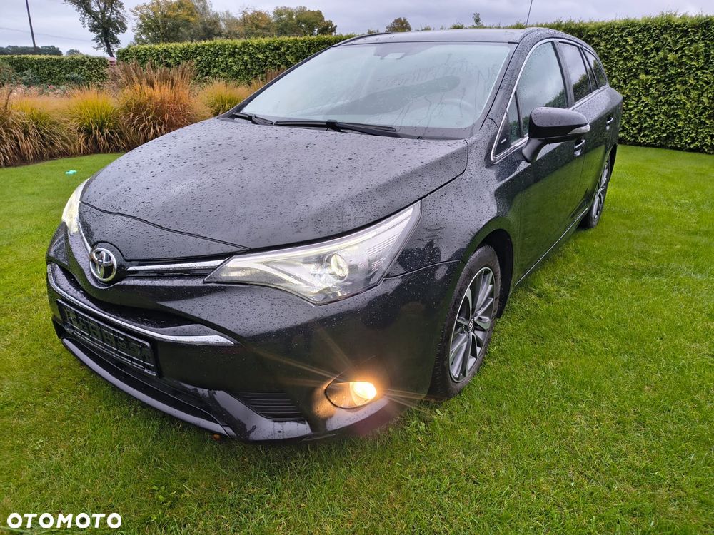 Toyota Avensis 2.0 D-4D Selection - 1