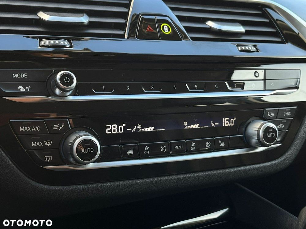 BMW Seria 5 530e Luxury Line - 27