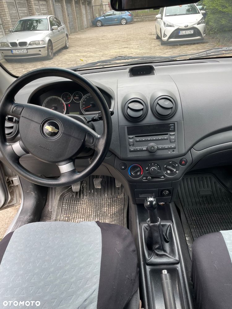 Chevrolet Aveo 1.2 16V Base / Classic - 4