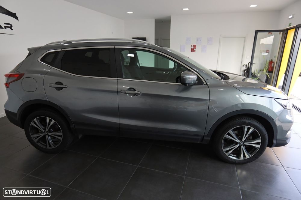 Nissan Qashqai 1.5 dCi N-Connecta - 6