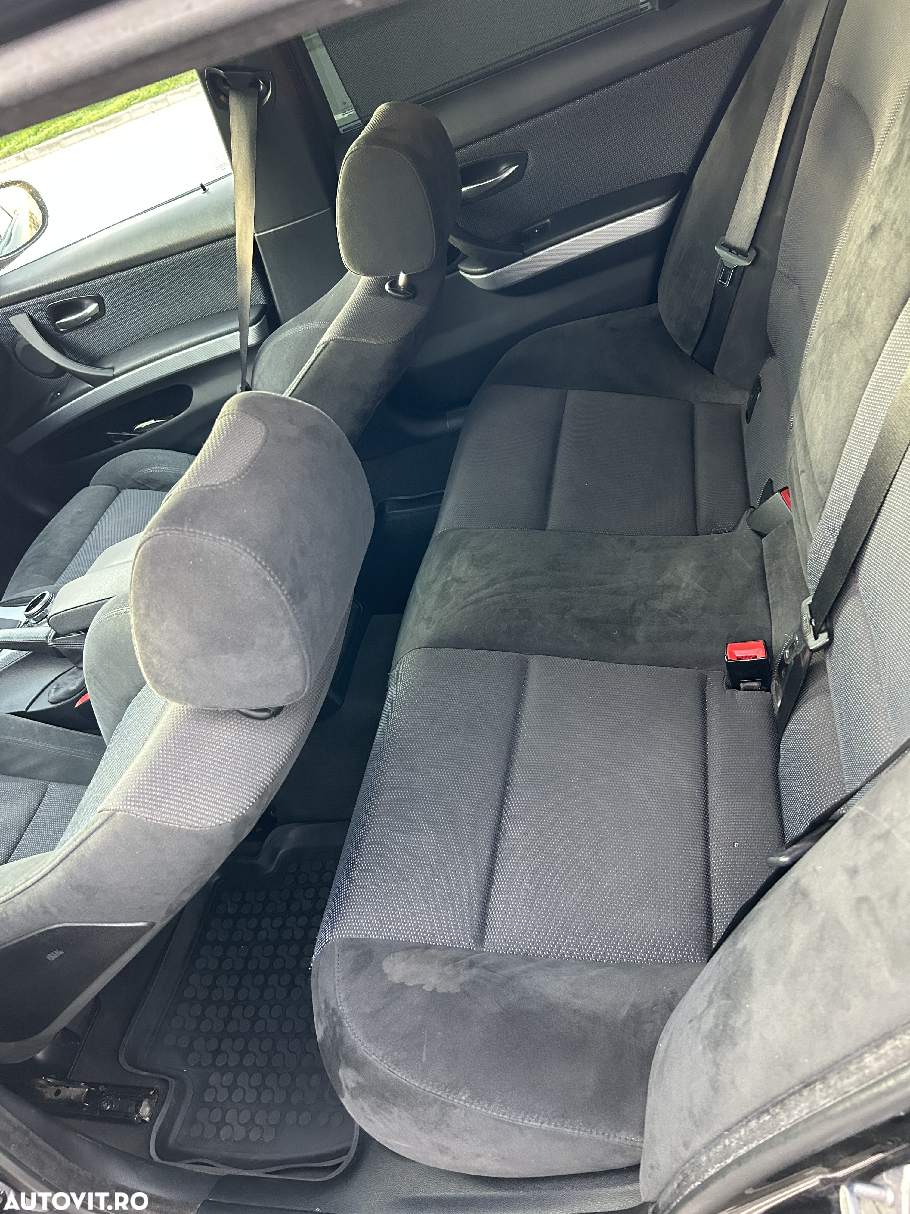 BMW Seria 3 320d xDrive DPF Touring Aut. - 10