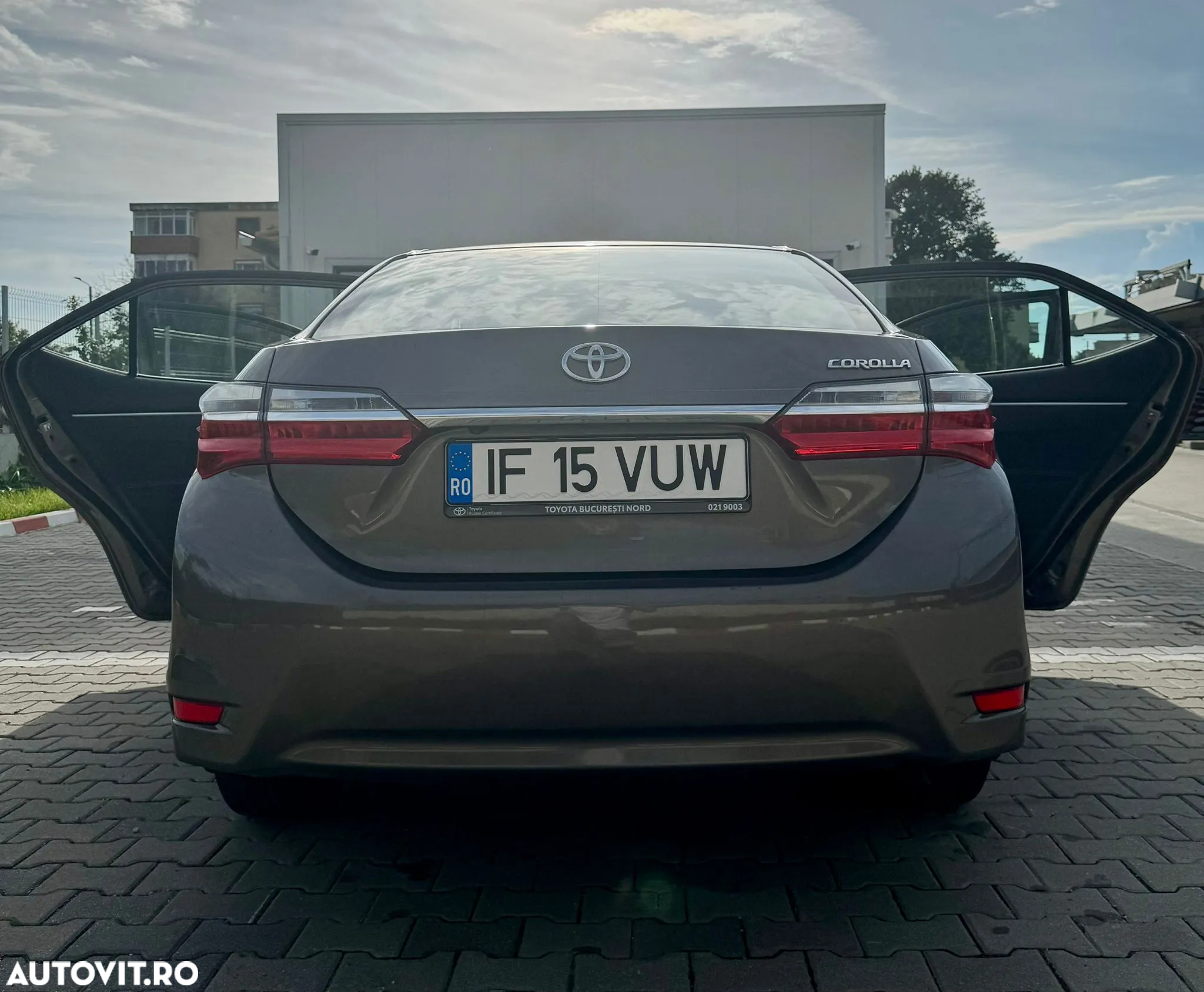 Toyota Corolla - 4