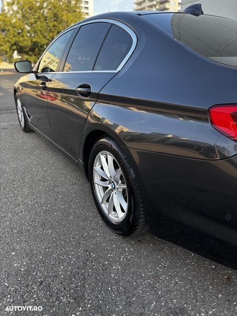 BMW Seria 5 520d AT - 8
