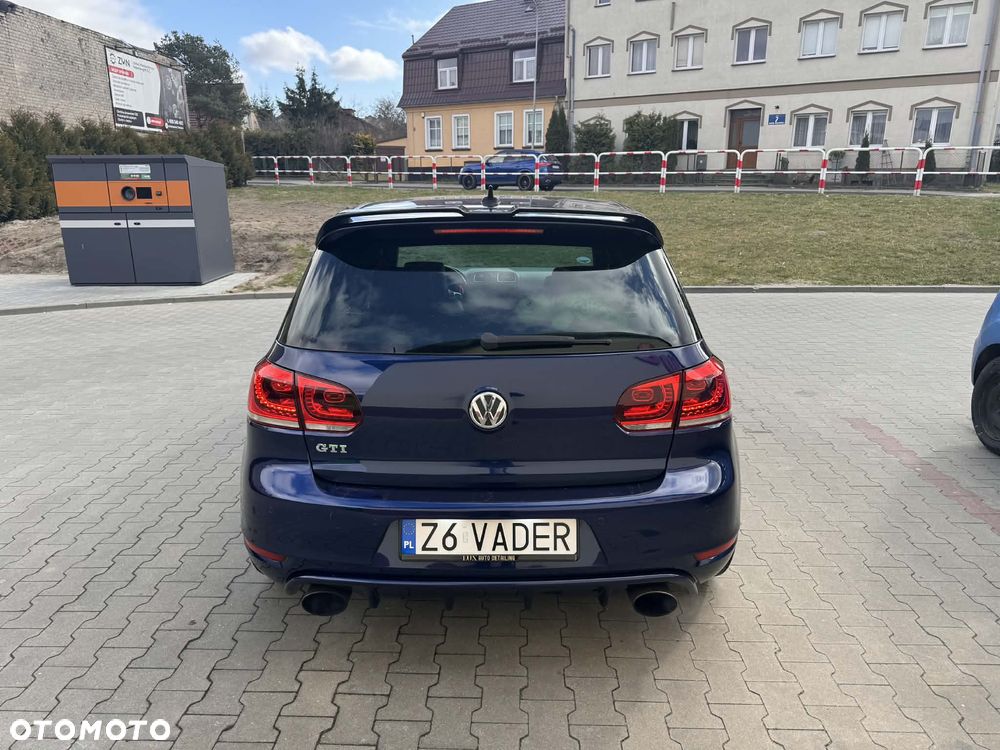 Volkswagen Golf - 2