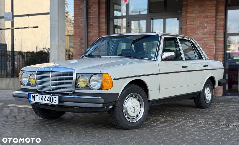 Mercedes-Benz W123 - 2