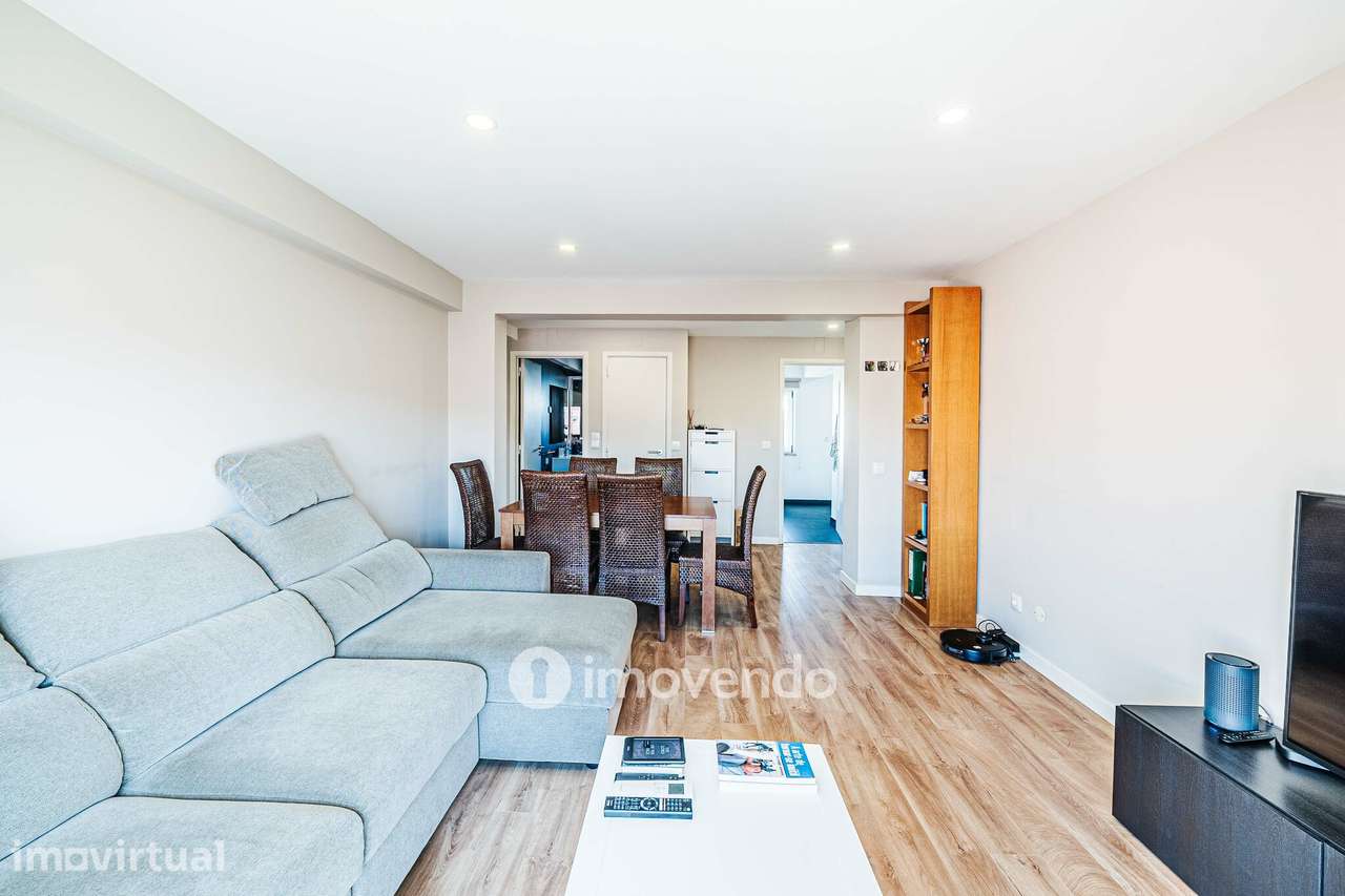 Apartamento T2 com boas áreas e muita luz natural, em Telheiras - Grande imagem: 5/37