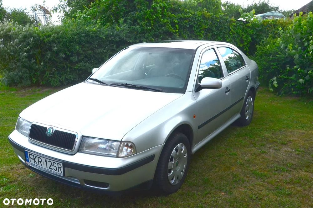 Skoda Octavia 1.6 GLX - 2