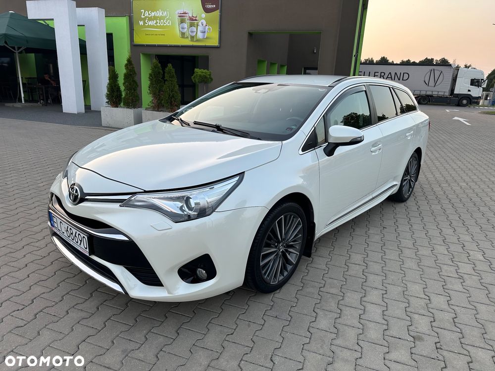 Toyota Avensis Touring Sports 1.8 Comfort - 1