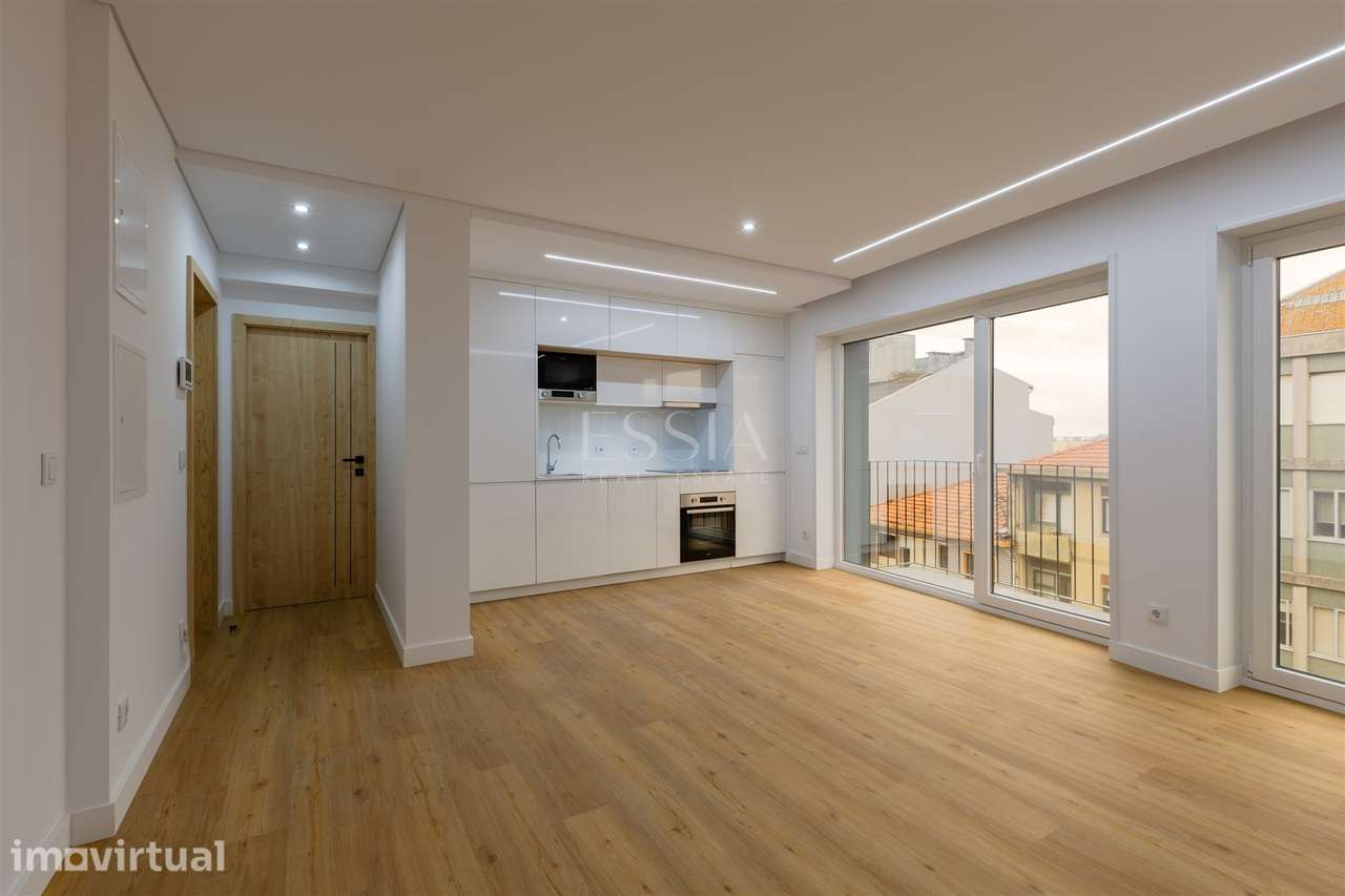 Penthouse T1 com 2 Varandas | Centro da Baixa do Porto - Grande imagem: 2/19