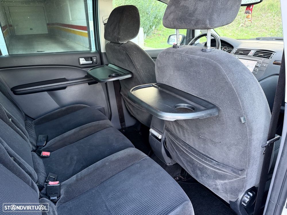 Ford Focus C-Max 1.6 TDCi Ghia - 17