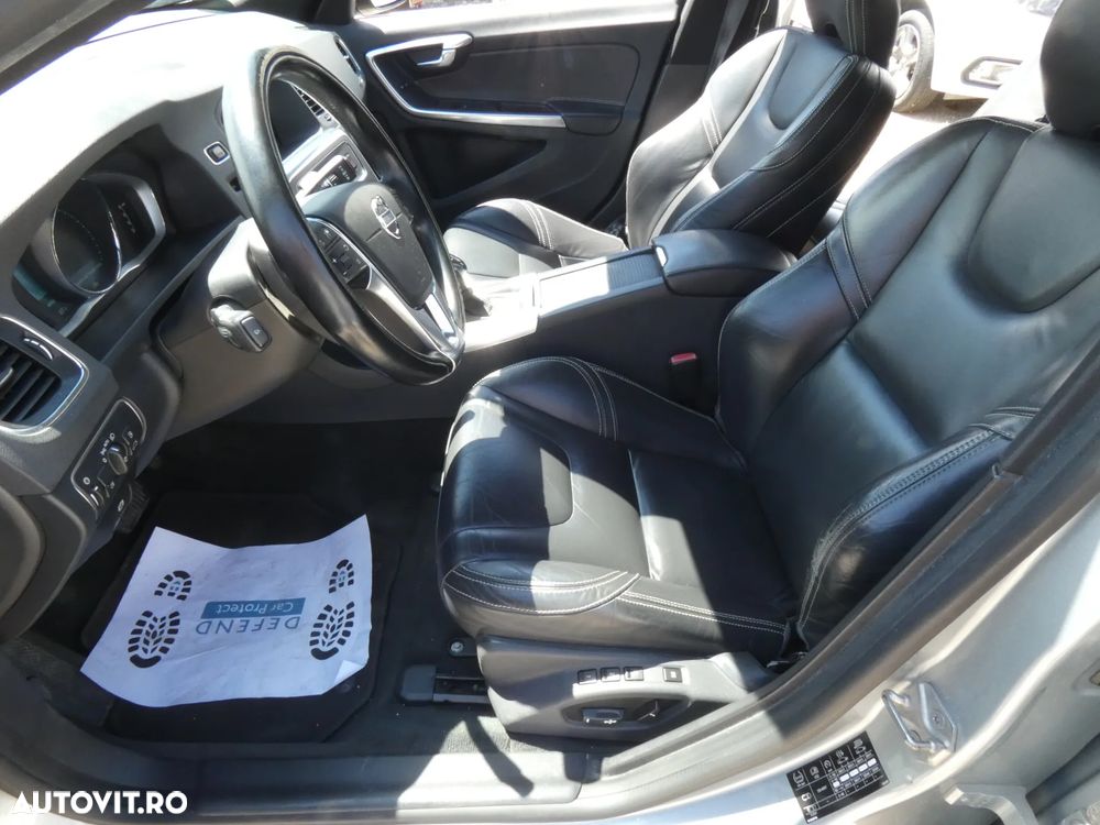 Volvo V60 D6 Plug-In-Hybrid AWD Geartronic Momentum - 16