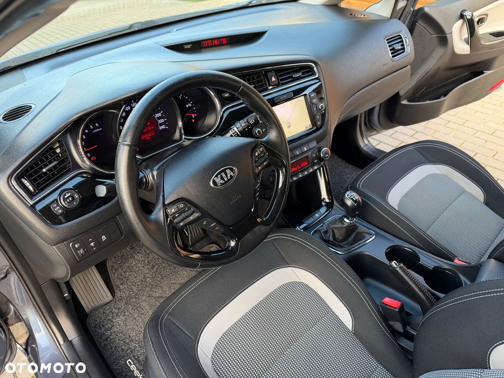 Kia Ceed - 8