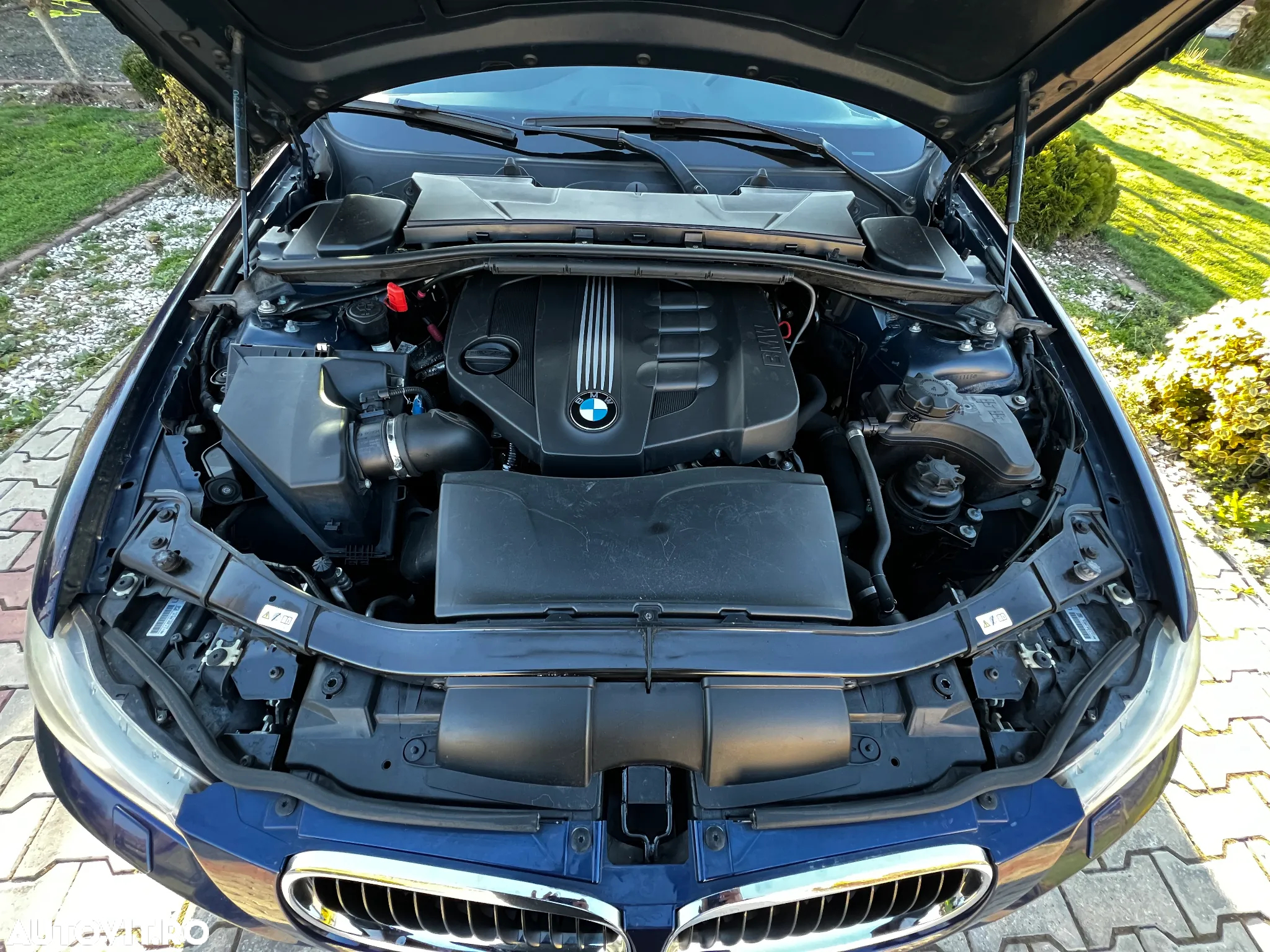 BMW Seria 3 320d DPF Touring - 7