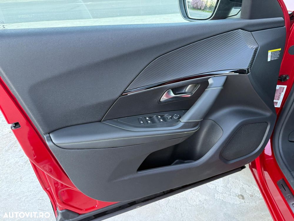 Peugeot 2008 1.2 L PureTech STT EAT8 GT Line - 35