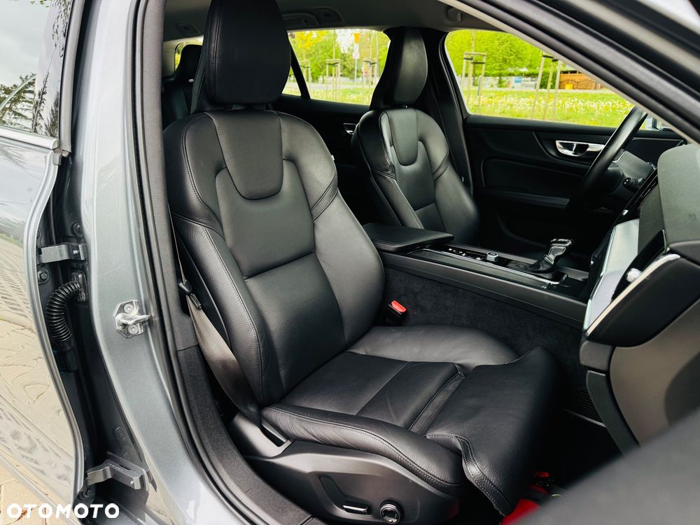 Volvo V60 D3 Geartronic Momentum Pro - 34