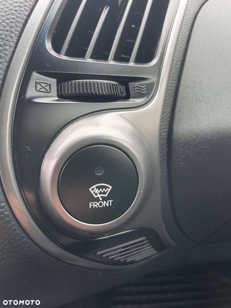 Hyundai ix35 1.7 CRDi 2WD Fifa World Cup Edition - 21