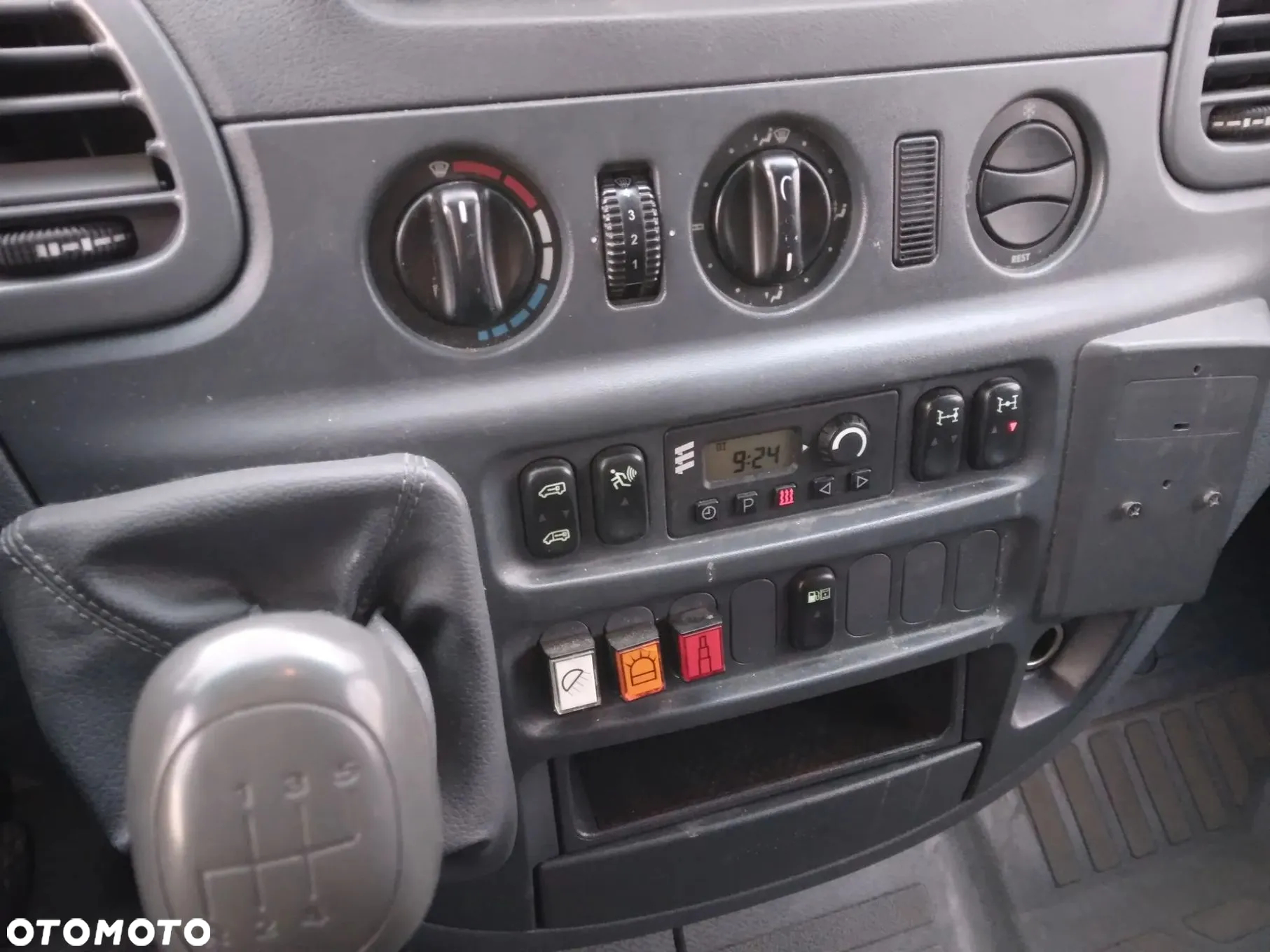 Mercedes-Benz Sprinter - 16