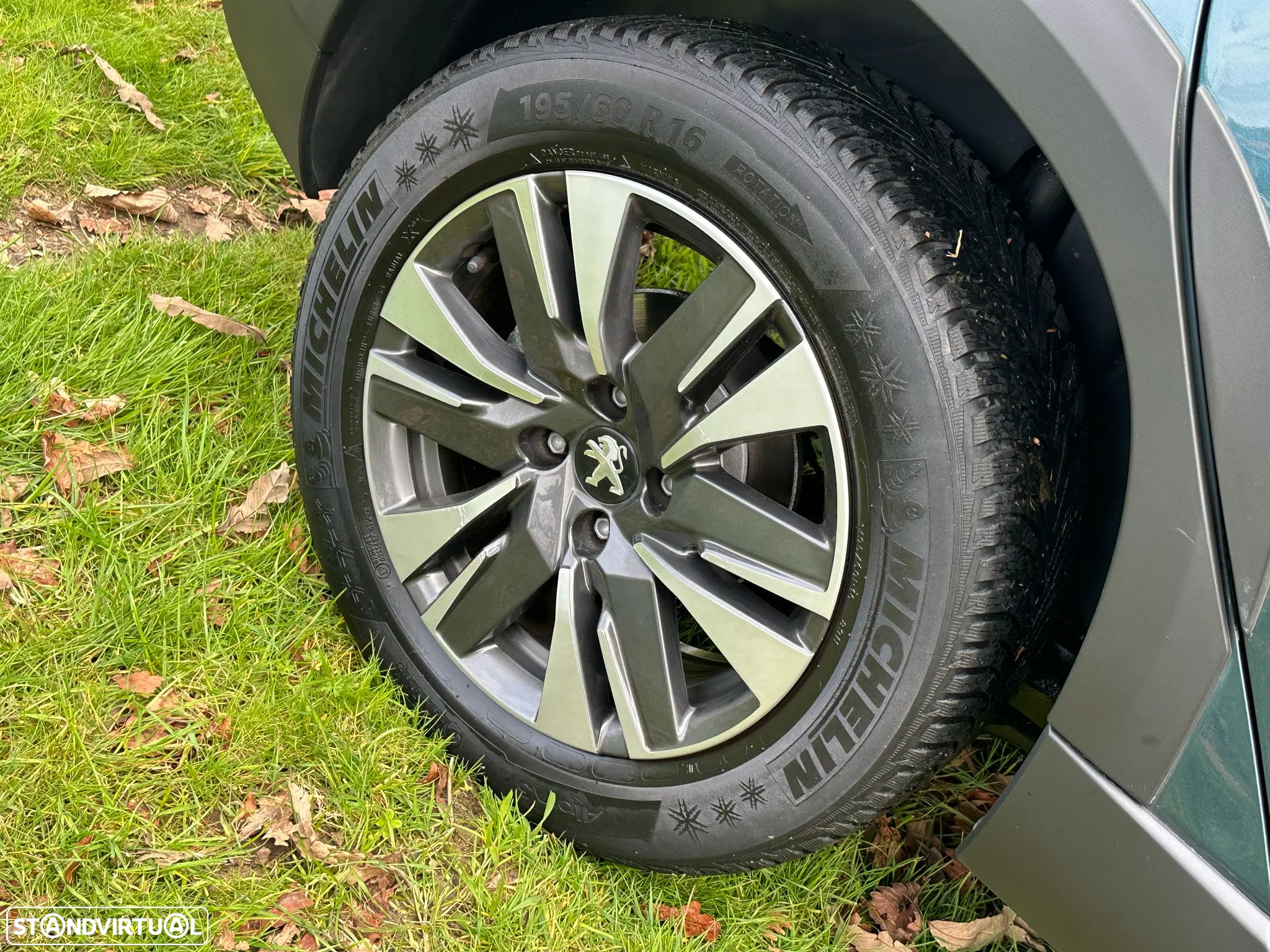 Peugeot 2008 1.6 BlueHDi Allure - 11