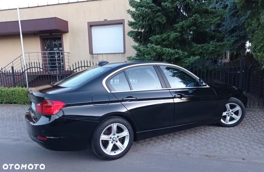BMW Seria 3 318d DPF Edition Sport - 19