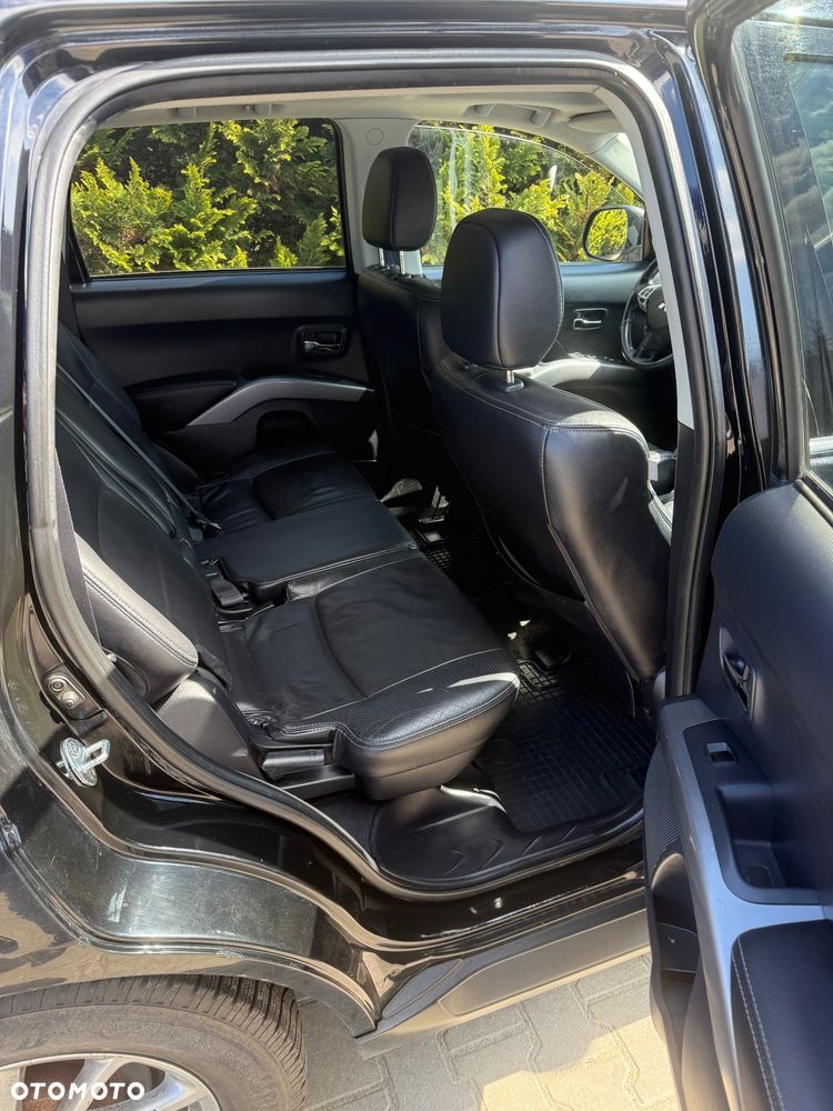 Mitsubishi Outlander 2.4 Instyle NAVI CVT - 12