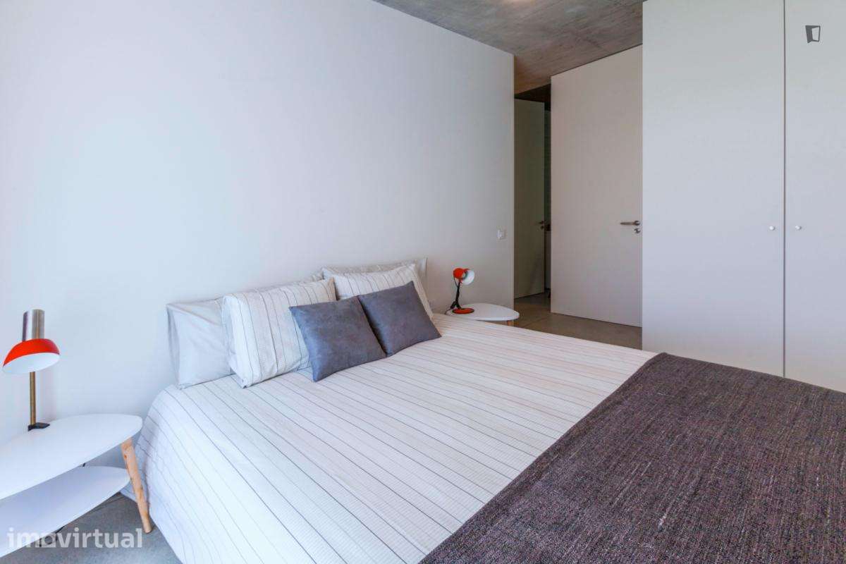 Apartamento com 2 quartos - localizado em Cedofeita Porto - Grande imagem: 2/10