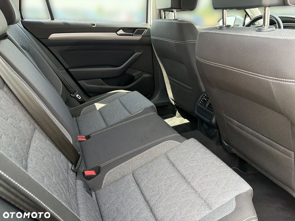 Volkswagen Passat 2.0 TDI Business DSG - 14