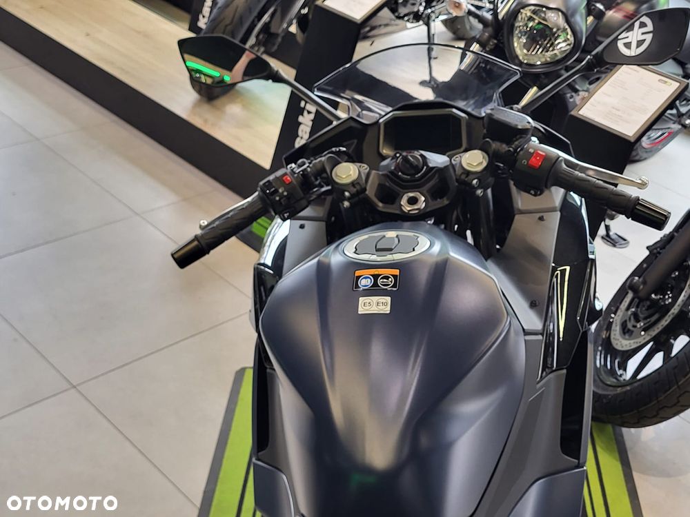 Kawasaki Ninja - 8
