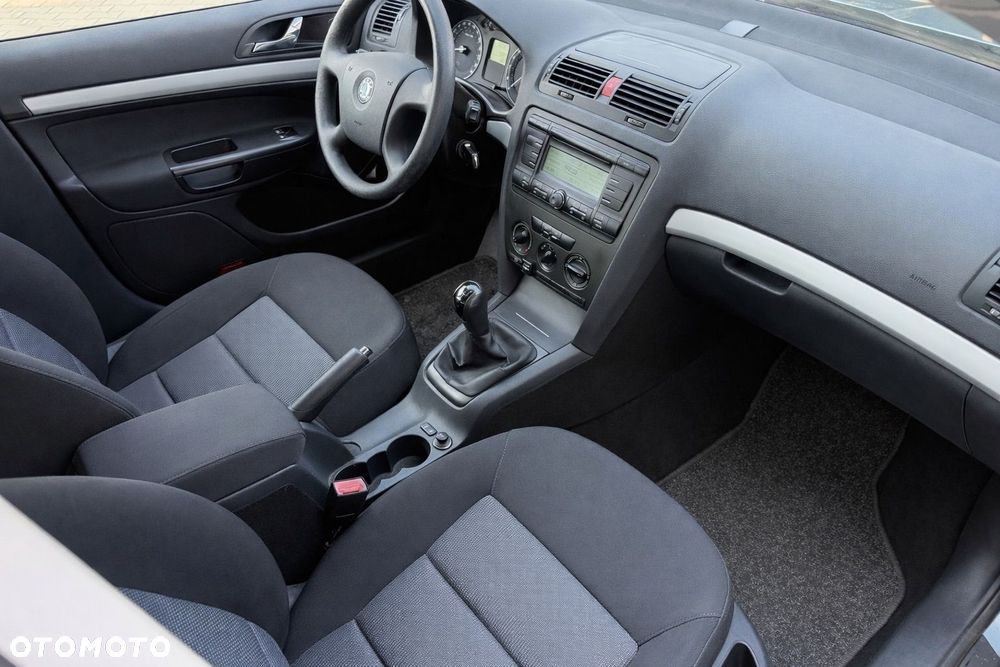 Skoda Octavia 1.6 Style - 9