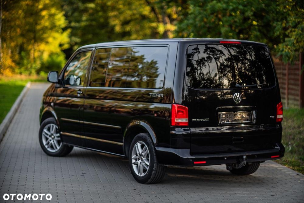 Volkswagen Multivan - 12