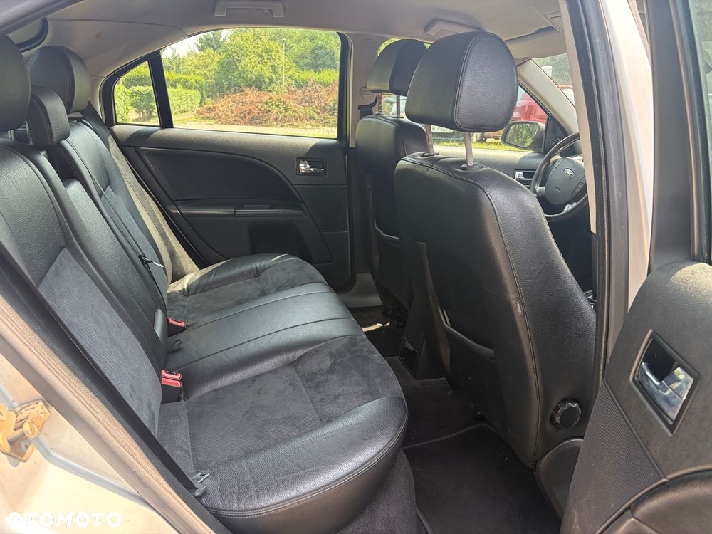 Ford Mondeo 1.8 SCi Ghia - 16