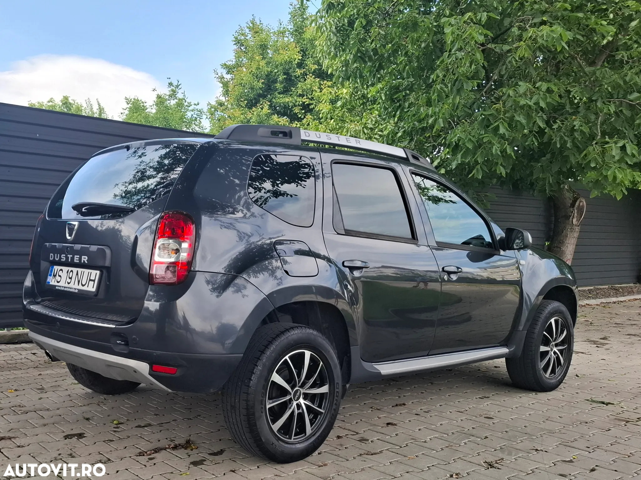 Dacia Duster 1.2 TCe 4x2 Laureate - 4