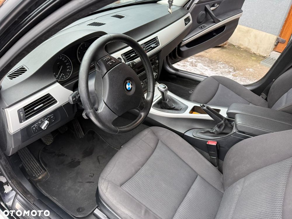 BMW Seria 3 318i - 10